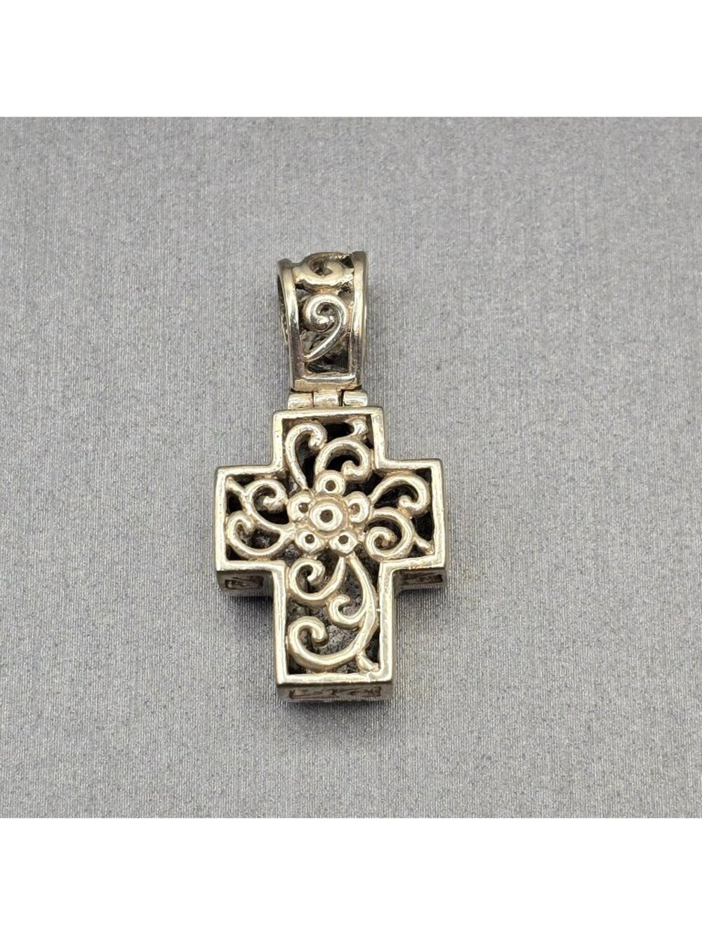 VTG Sterling 925 Filigree Cross Pendant Reversible Floral Scrollwork Signed SE